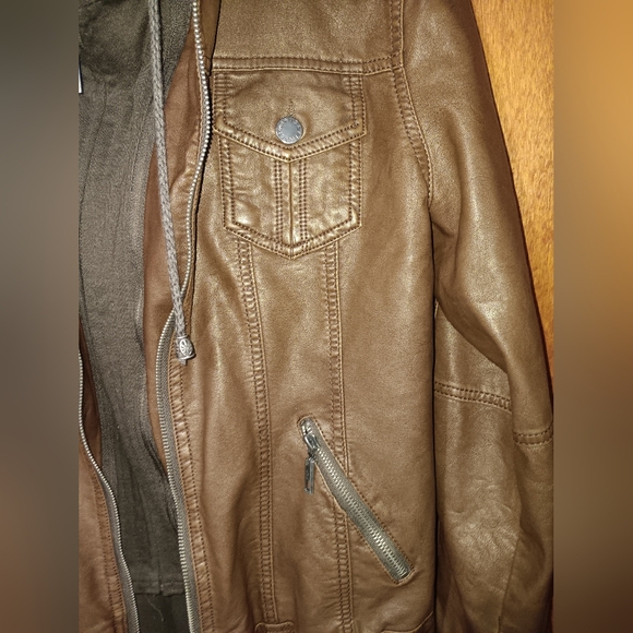 Classic Brown Leather Jacket with Hoodie - Picture 4 of 10